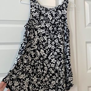 Like new luxe swing tank